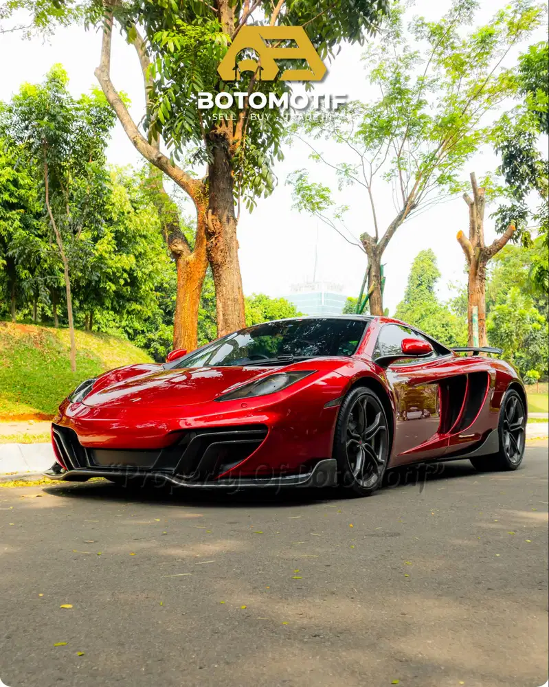 Mclaren MP4-12C Coupe 2012 Volcano Red