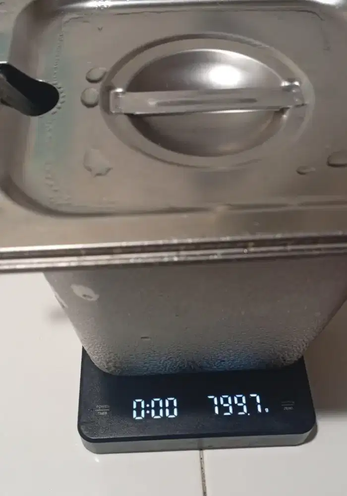 Di butukan karyawan/karyawati kantin