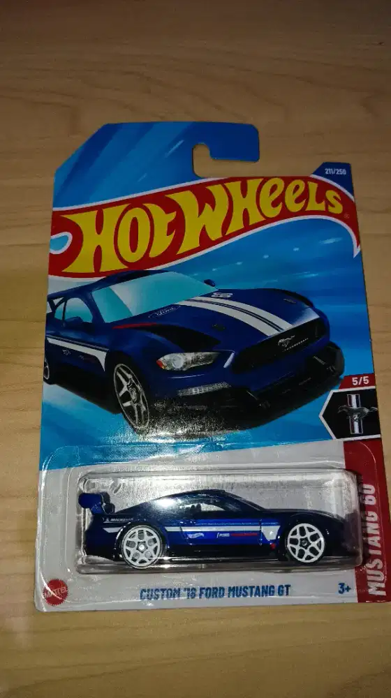 Hot Wheels Costum '18 Ford Mustang GT