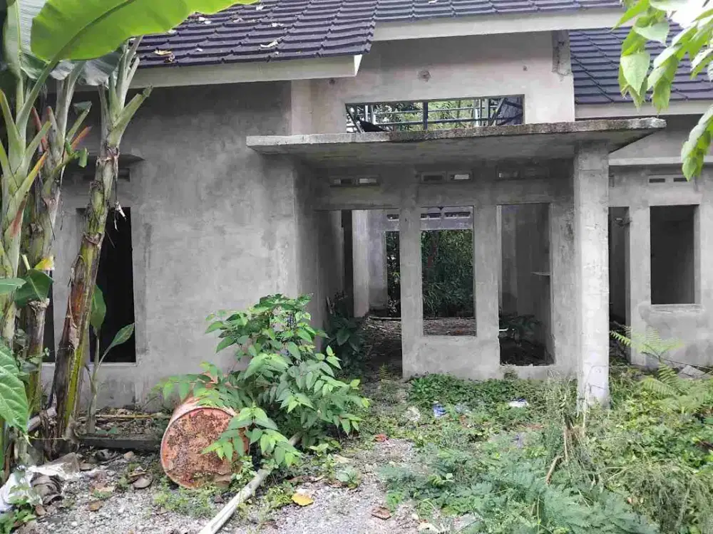 Rumah murah, bangunan baru 65 %, lokasi di dusun Taraman Ngaglik dkt UII, UGM