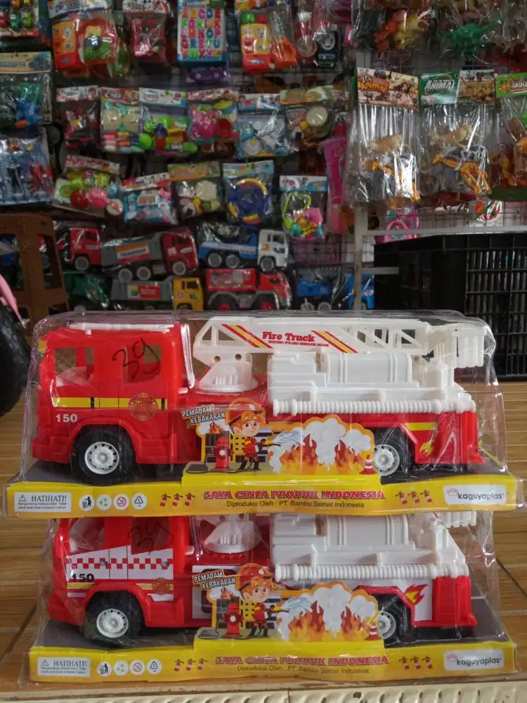 mainan anak truk pemadam