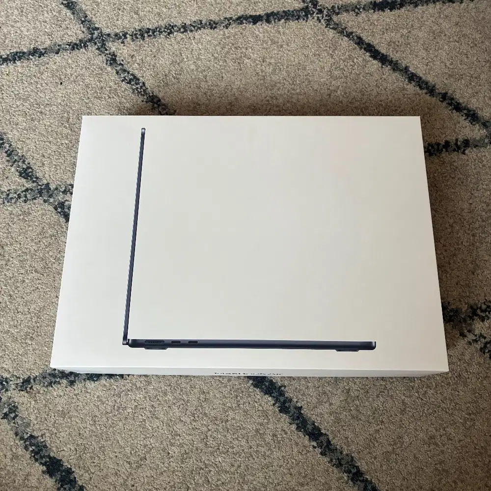 BNIB NEW SEGEL IBOX MACBOKK AIR M4 2025 13 INCH RAM 16/256 MIDNIGHT