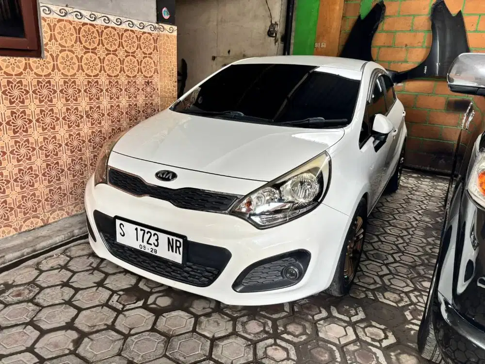 2013 KIA Rio 1.4 Plat S nopi mobil bekas sekoto kediri jatim