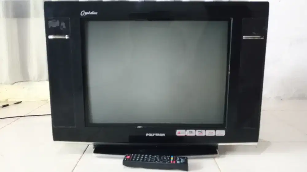Tv Polytron 21 inci layar datar lengkap remote masih mulus seperti