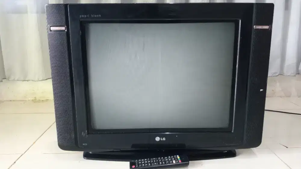 Tv LG 21 Inci layar datar lengkap remote masih mulus