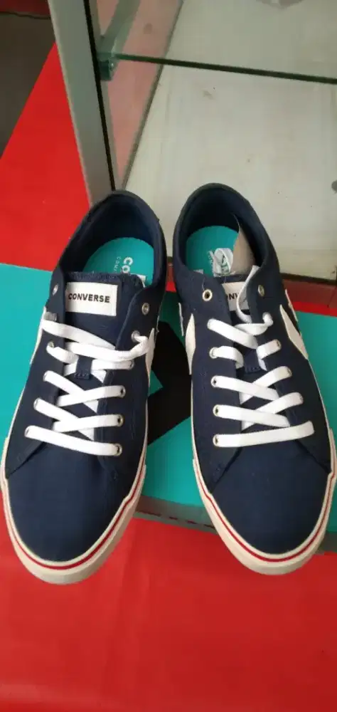 Sepatu Converse size 44 original