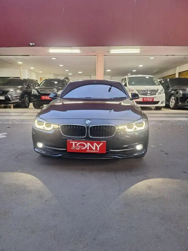 BMW 520i Sport AT 2018 Hitam