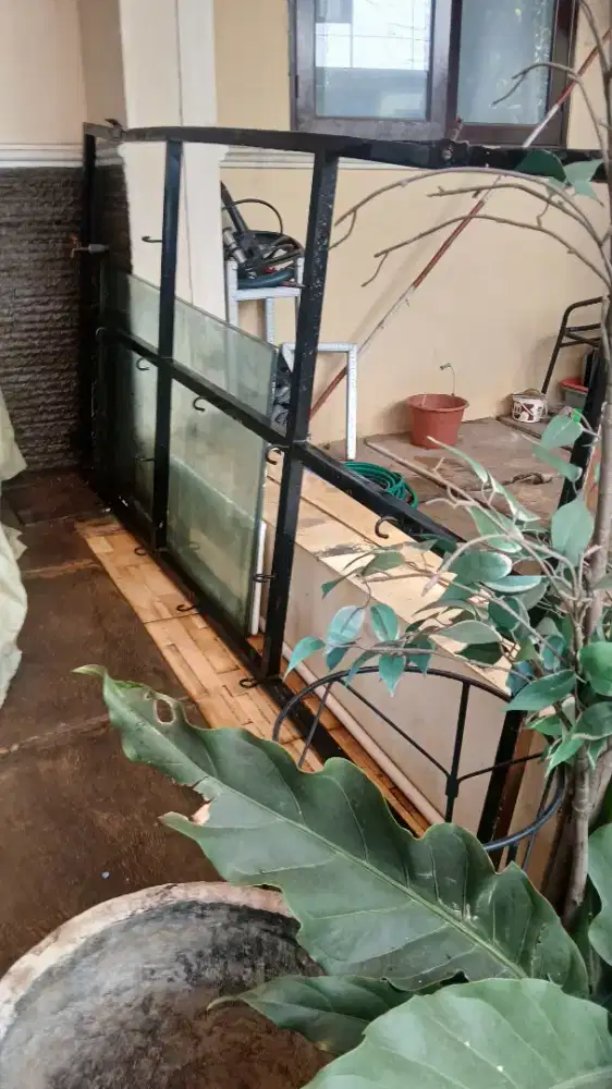 Canopy Kaca Tempered 2 × 1 M Dengan Rangka