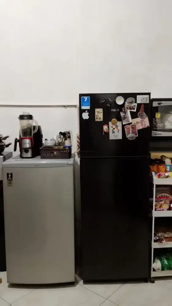 Di jual bundling kulkas 2 pintu dan 1 kulkas freezer