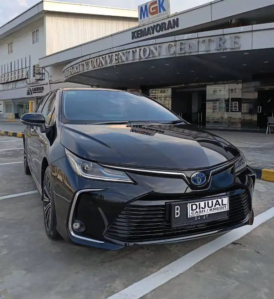 Toyota Altis Hybrid 2022 full original