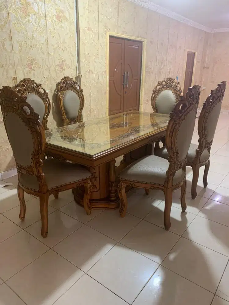 Dijual murah meja makan 6 kursi