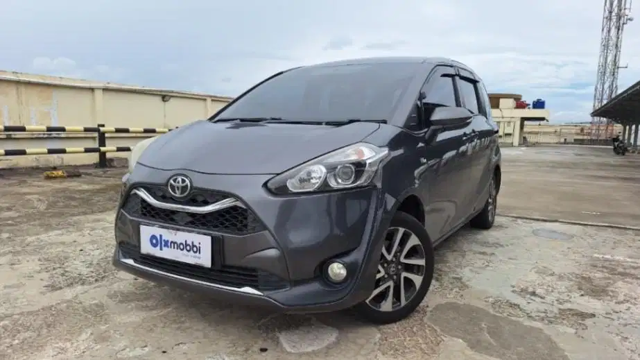 DP Rendah  9JT Toyota Sienta 1.5 V Bensin-AT 2019 Abu
