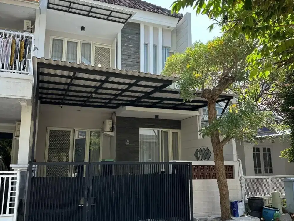 Rumah 2,5 Lantai Terawat SHM Pakuwon City Surabaya Dijual