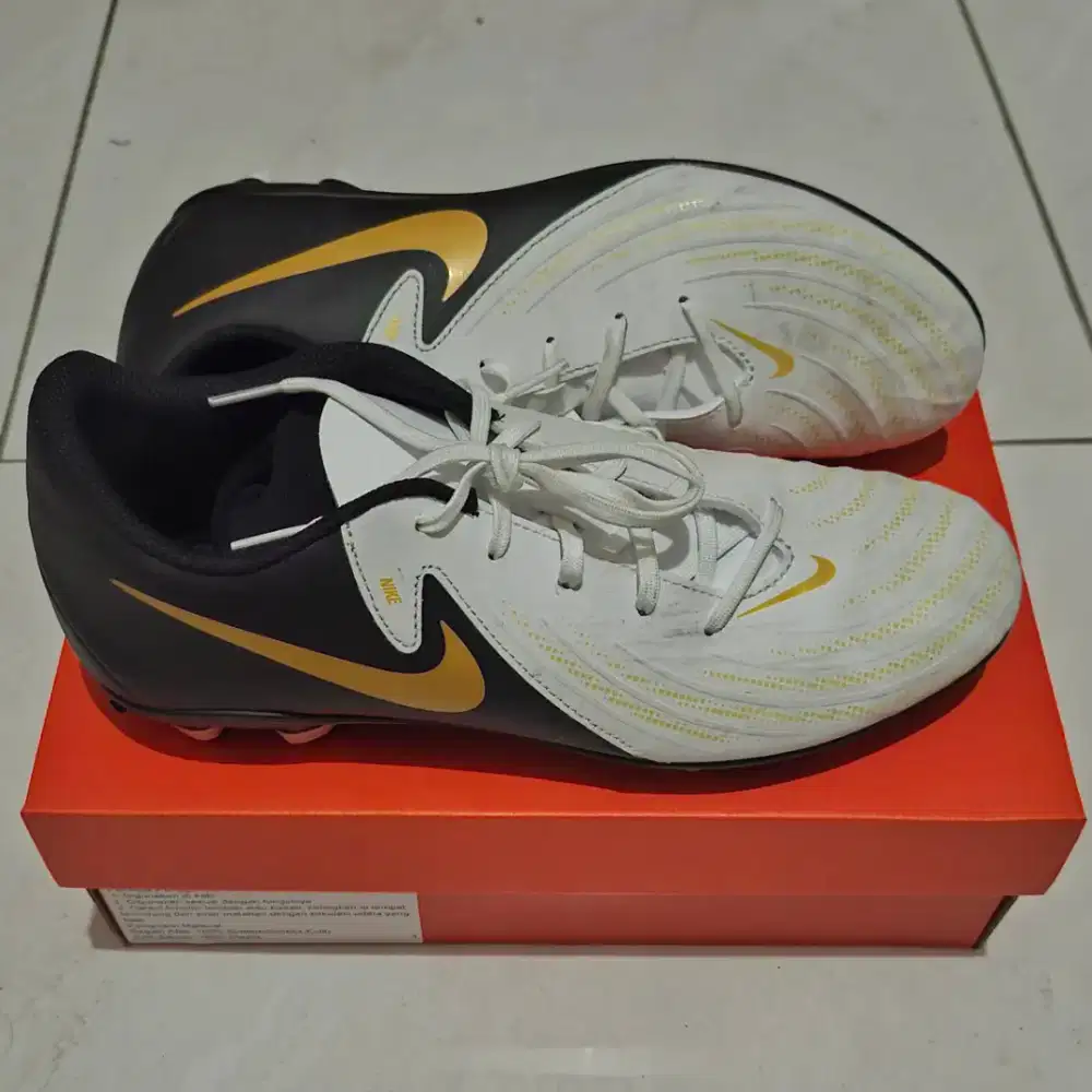 Sepatu Bola Nike Phantom GX II FG