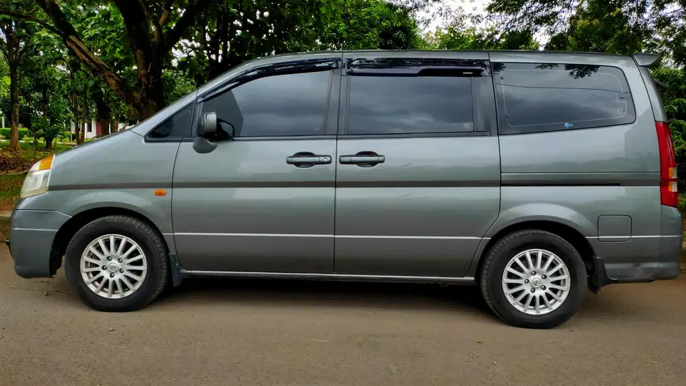 Nissan Serena 2010 Bensin