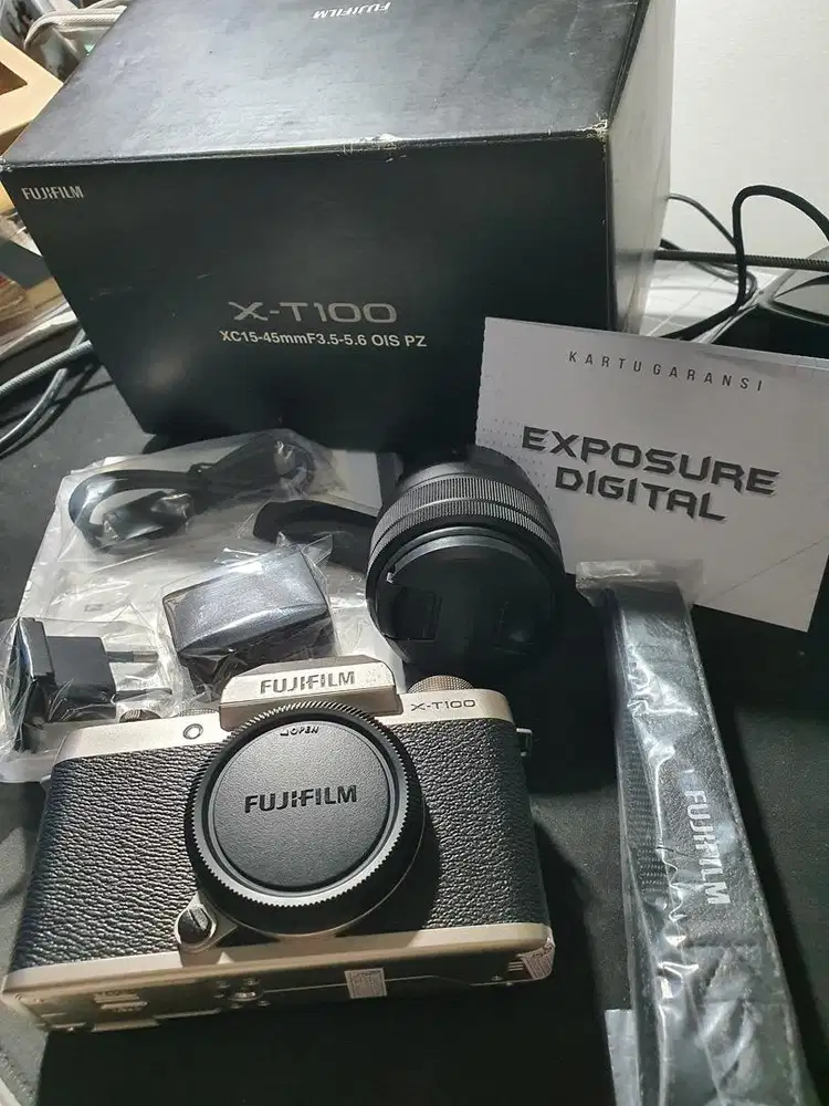 CAMERA FUJI FILM XT 100 NEW