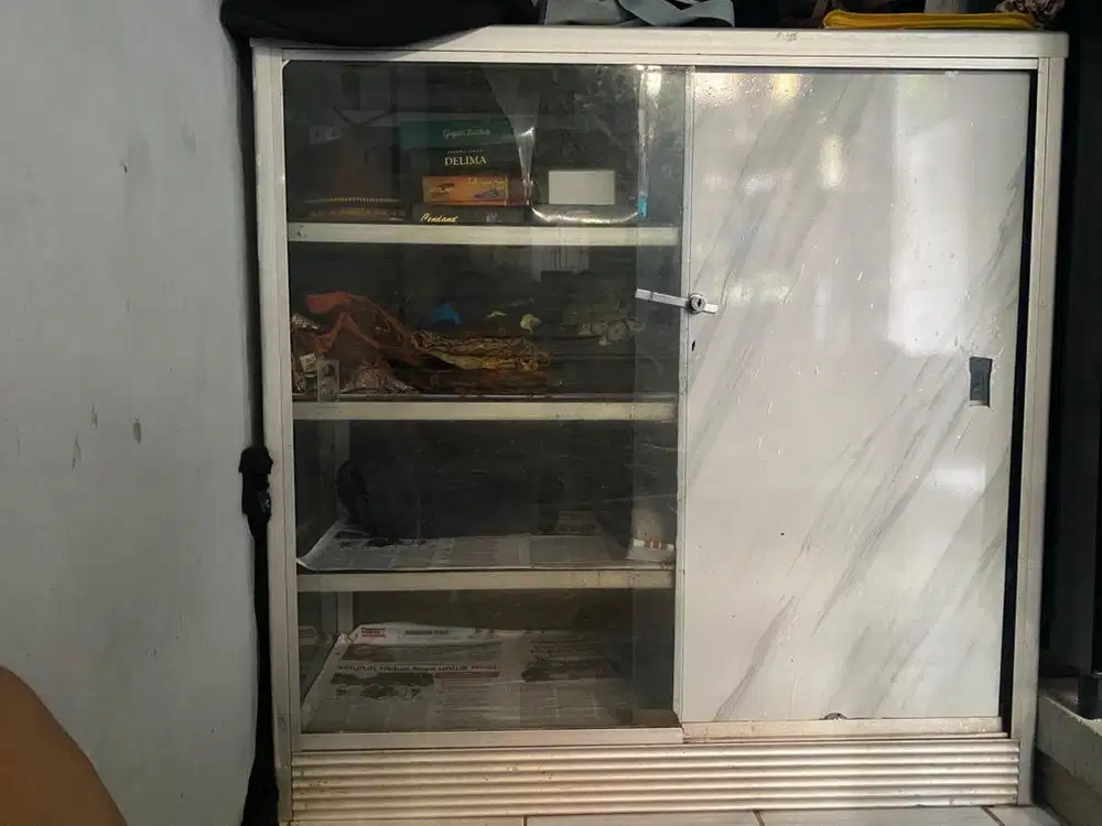 etalase 100cm standart(tidak ada roda)