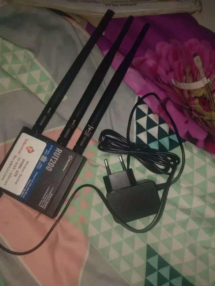 modem router Teltonika RUT200 wifi 4g simcard