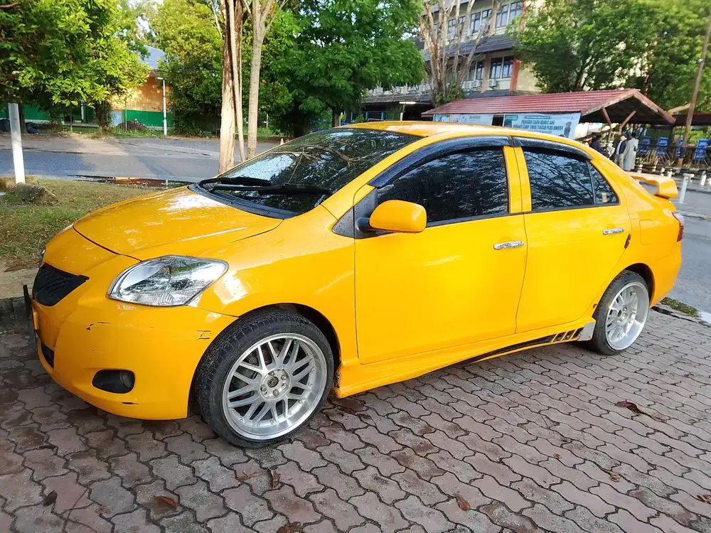 Toyota Limo 2013 Bensin