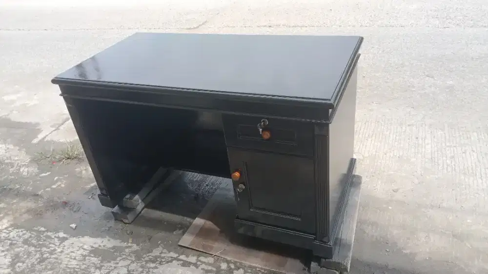 Meja kerja kayu meranti full kayu