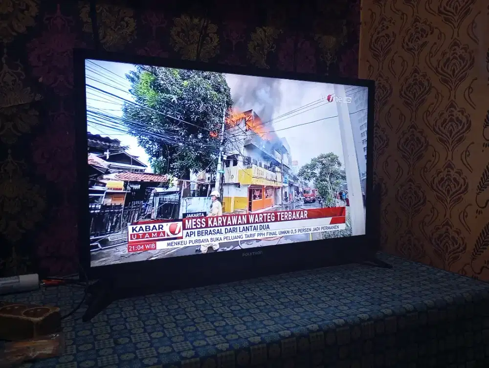 Jual tv led di gital 32 in mrk polytron. Tv no minus,.