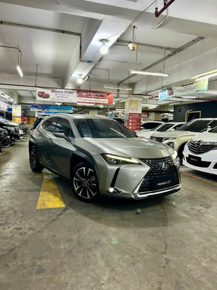 KM 32rb Lexus UX200 Luxury 2020 ATPM Like New UX 200 bkn NX