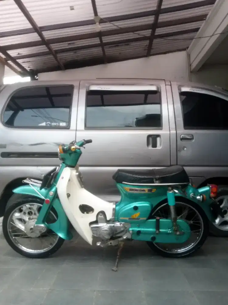 Honda C70 1976 Asli Hijau