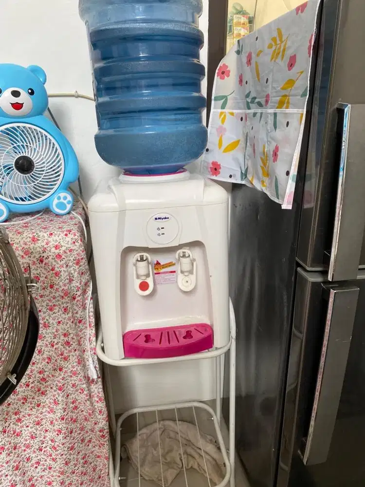 Dijual Disnpenser Miyako + dudukan