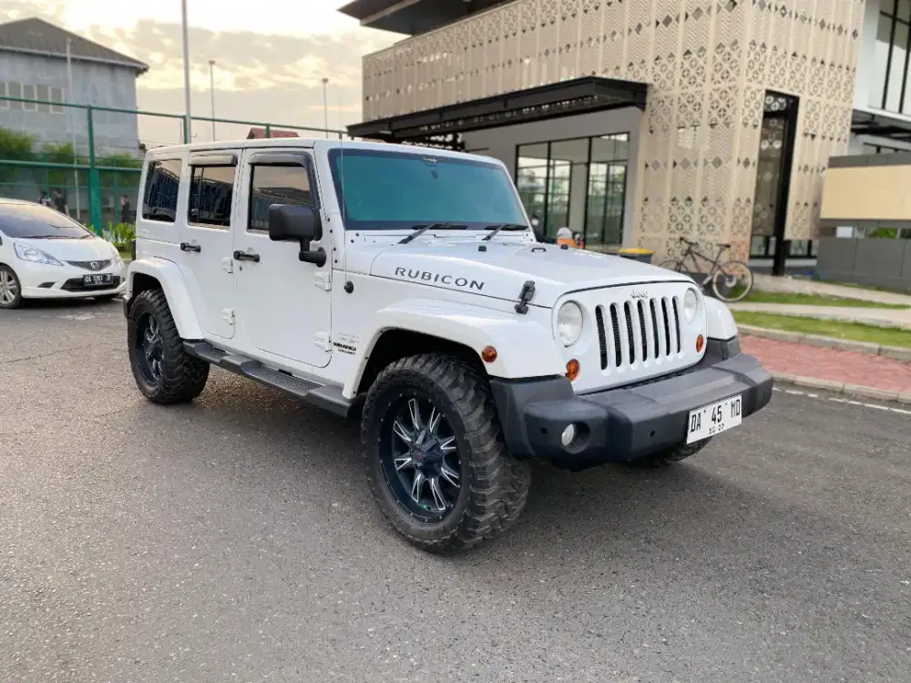 Jeep rubicon sahara 2013 4x4