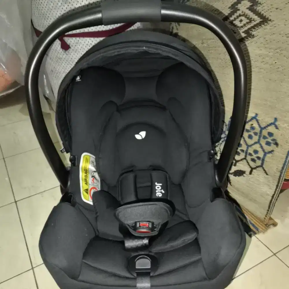 Preloved Carrier Baby Seat Merk Joie/ Car Seat Merk Joie
