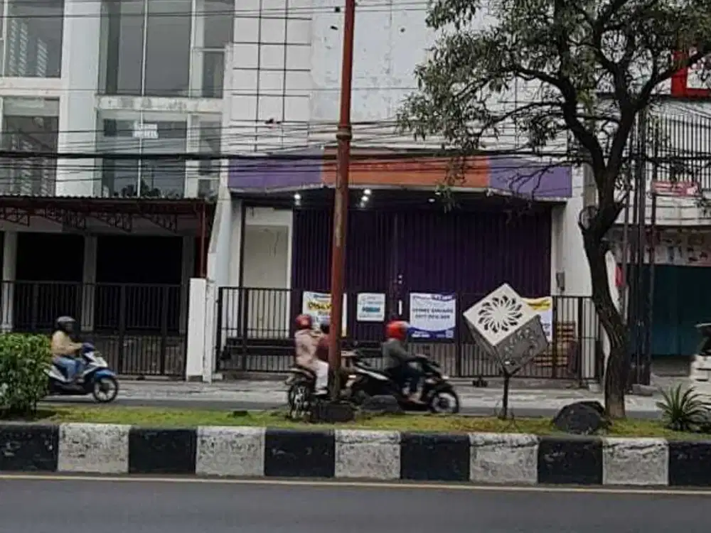 Disewakan ruko di jln raya jenggolo Sidoarjo seberang fave hotel