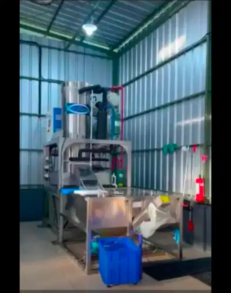 Operator mesin plastik siap shift malam