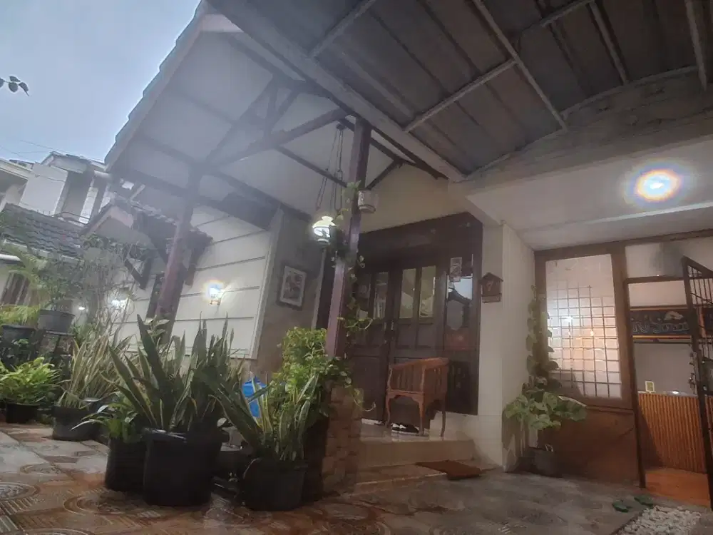 Rumah Tinggal 2 Lantai Hak Milik Terawat Tanah Kusir