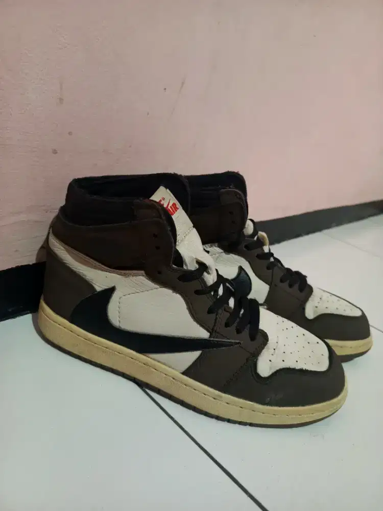 Air Jordan 1 High x Travis Scott mocha