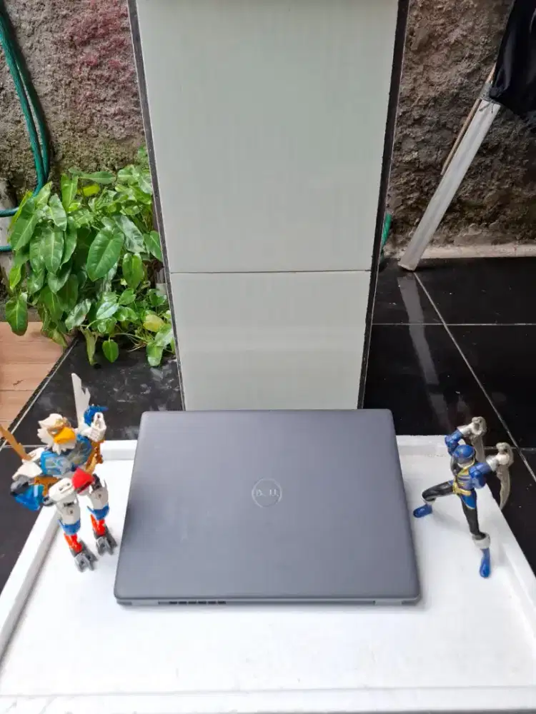 Dell Latitude 3410

- Intel Core i3 - 10110U (4CPU)