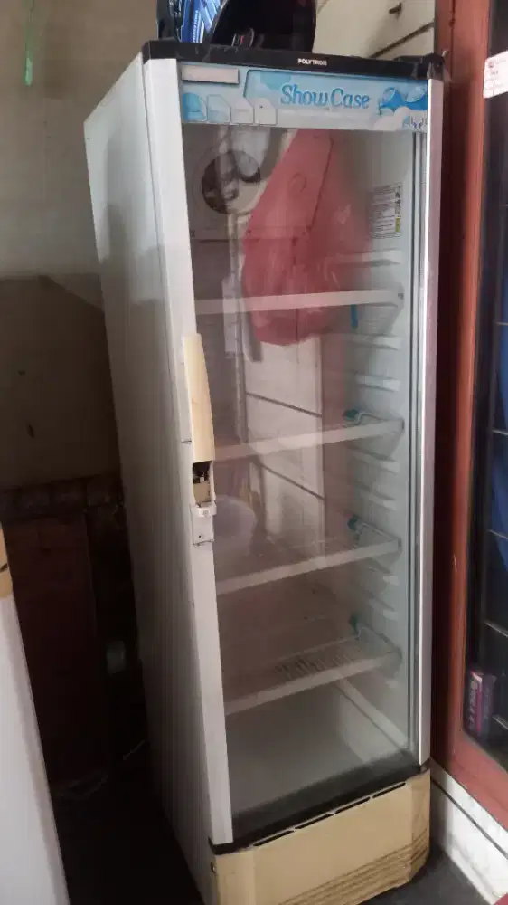 Showcase Kulkas Kaca