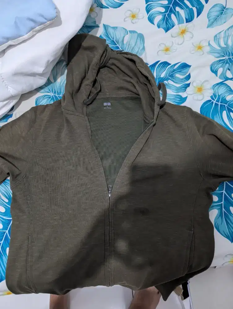 Jaket Uniqlo Supima Tipis Unisex Pria/Wanita Size S