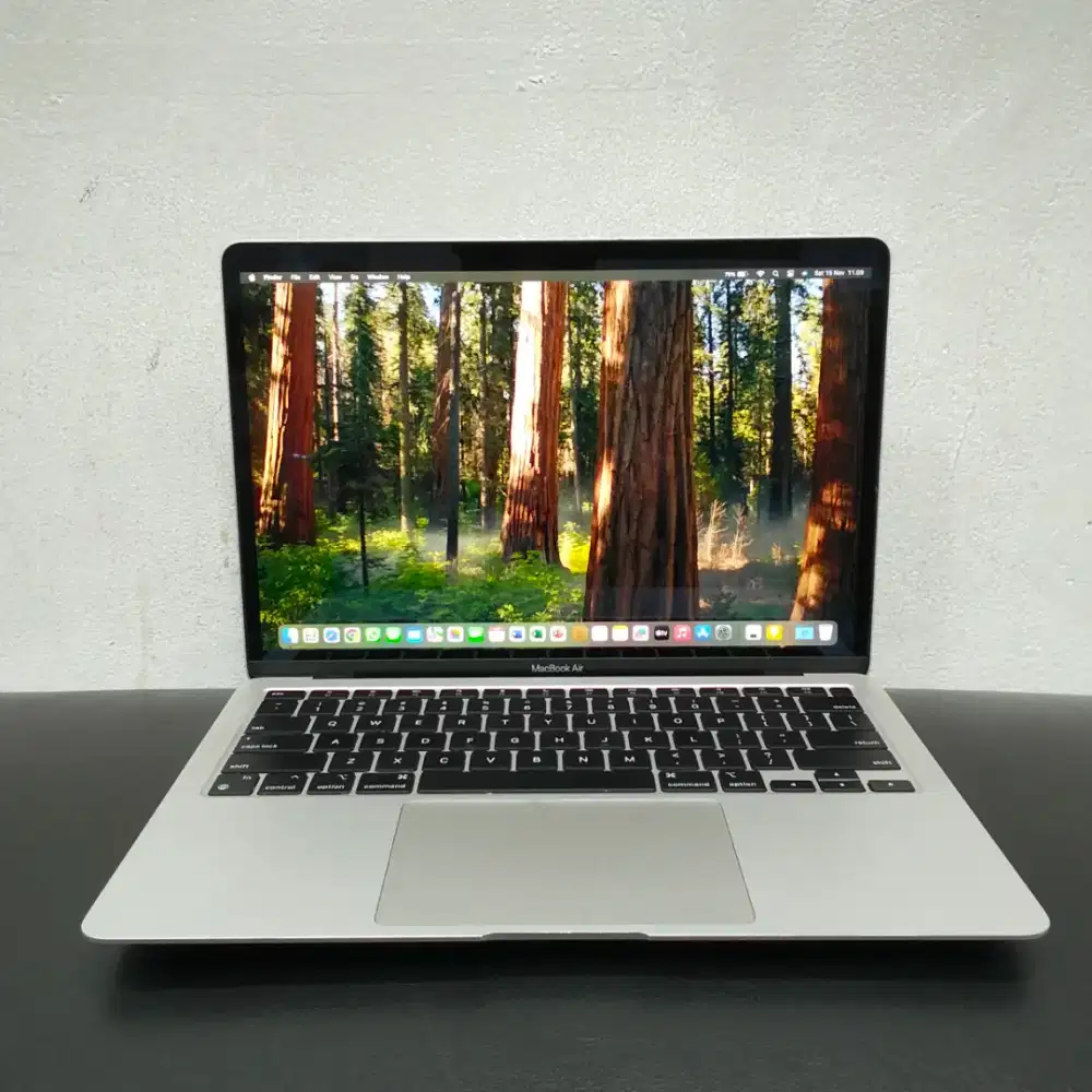 Macbook Air 13-inch 2020 Chip M1 RAM 8GB SSD 256GB ( Second )