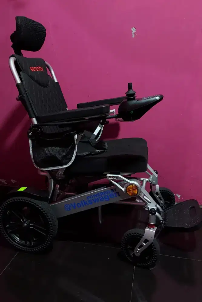 Kursi roda elektrik listrik