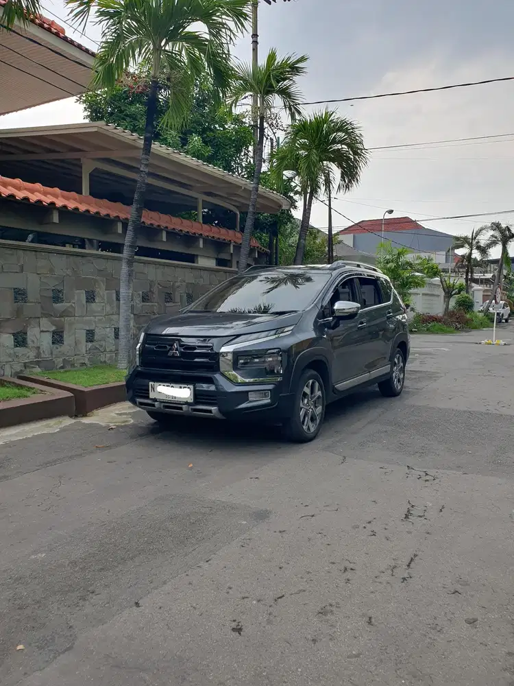 Xpander Cross 2023 Km 31rb Premium Matic Warna Abu Tua Full Ori Total