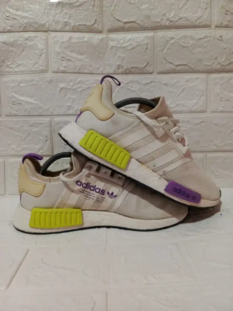 Adidas NMD R1 Chalk White Semi Solar Yellow