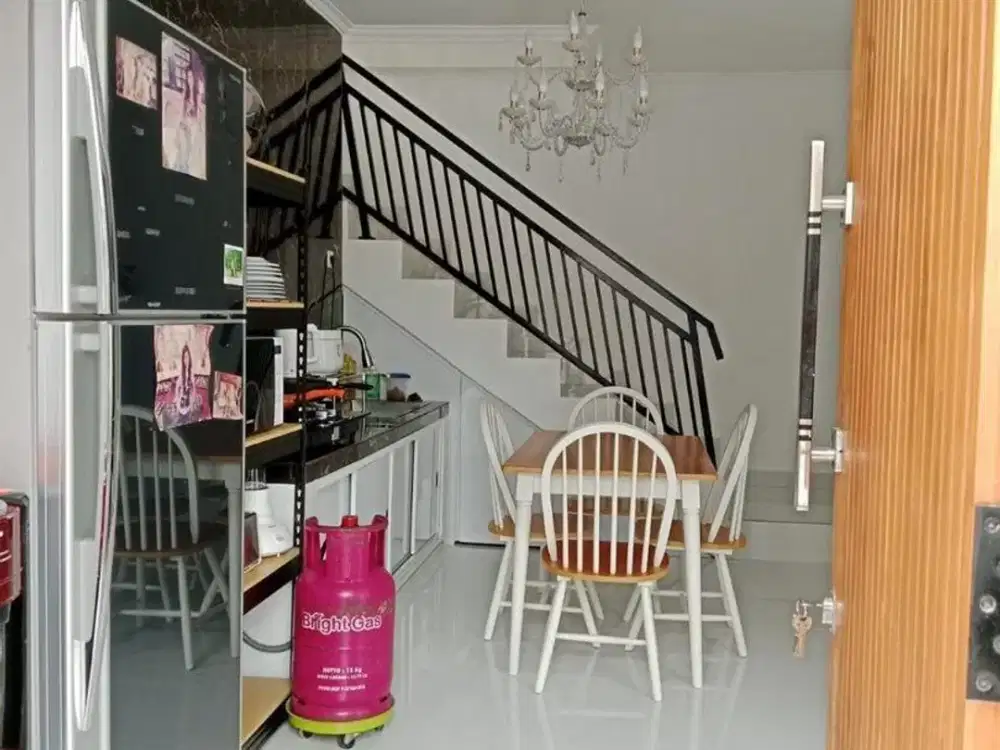 Rumah Minimalis Modern 2 Lantai Dijual, di Denpasar Selatan Area