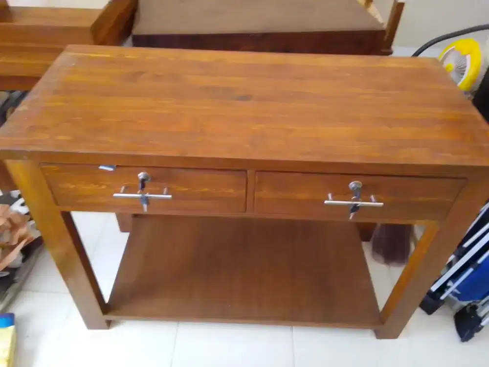 Meja kayu besar 1,meja lesehan 2,meja kompor 1
