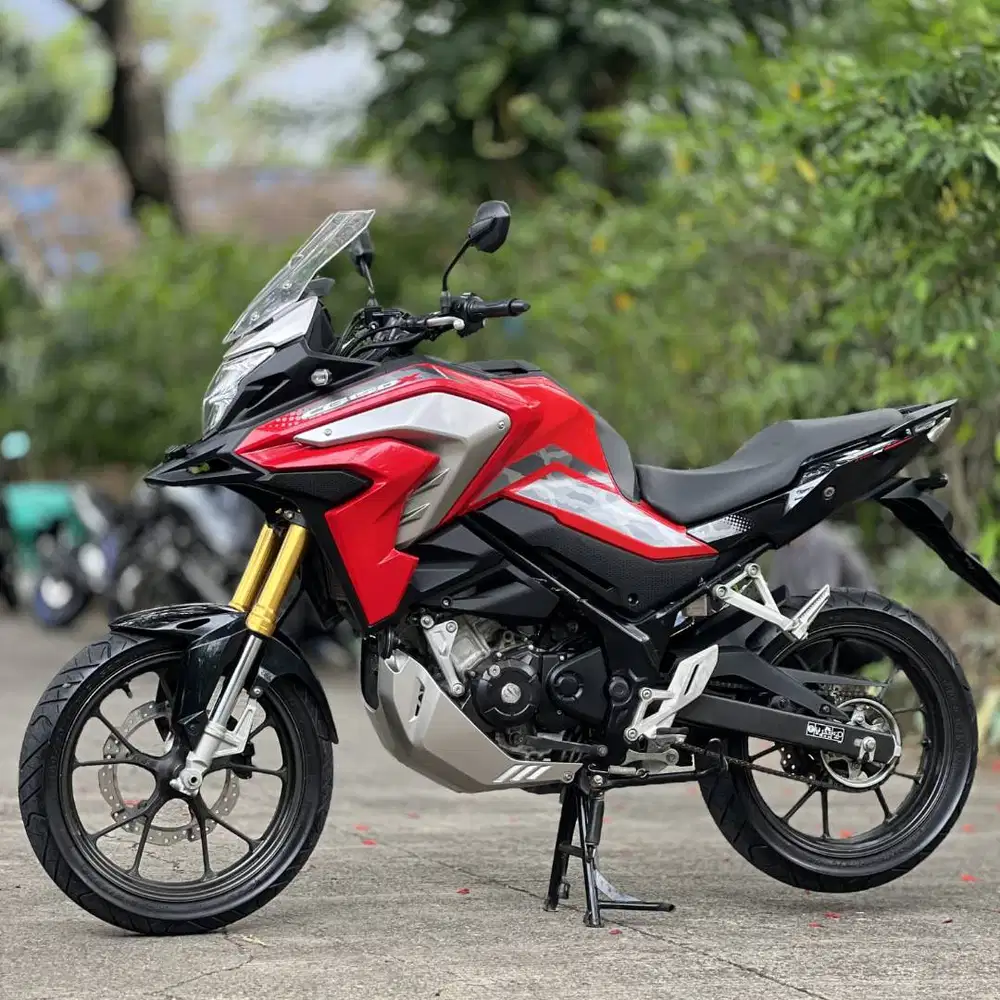 HONDA CBX 150 MERAH SILVER 2022 KM RENDAH PAJAK PANJANG KAYAK BARU