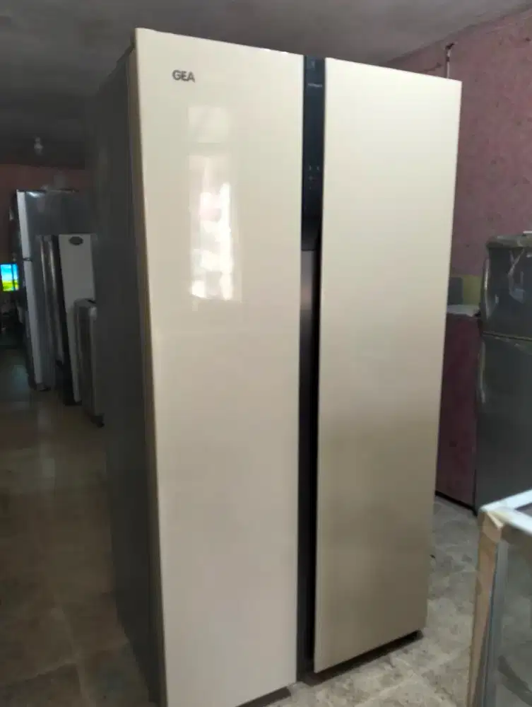 Kulkas GEA SIDE BY SIDE 600L