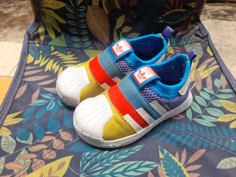 PRELOVED ADIDAS SUPERSTAR KIDS RAINBOW