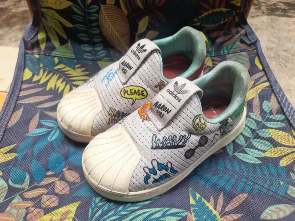 PRELOVED ADIDAS SUPERSTAR KIDS X AARON KAI
