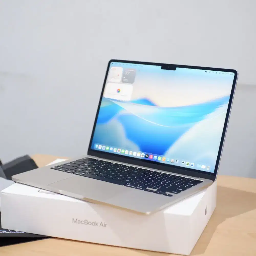 MacBook Air M2 16/256 BNOB Ibox Mulus Like New