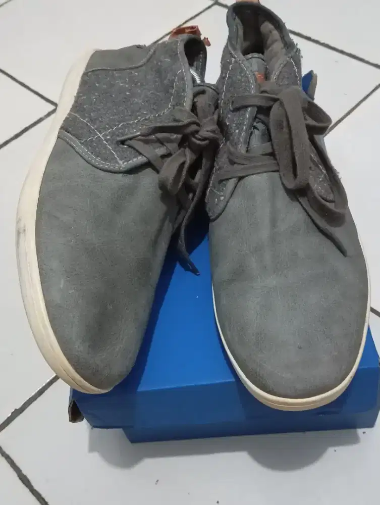 Sepatu kulit Steve madden