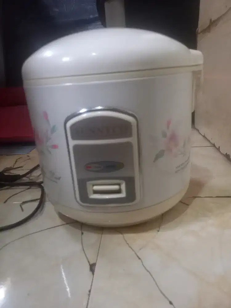 Dijual rice cooker merk sunnyco